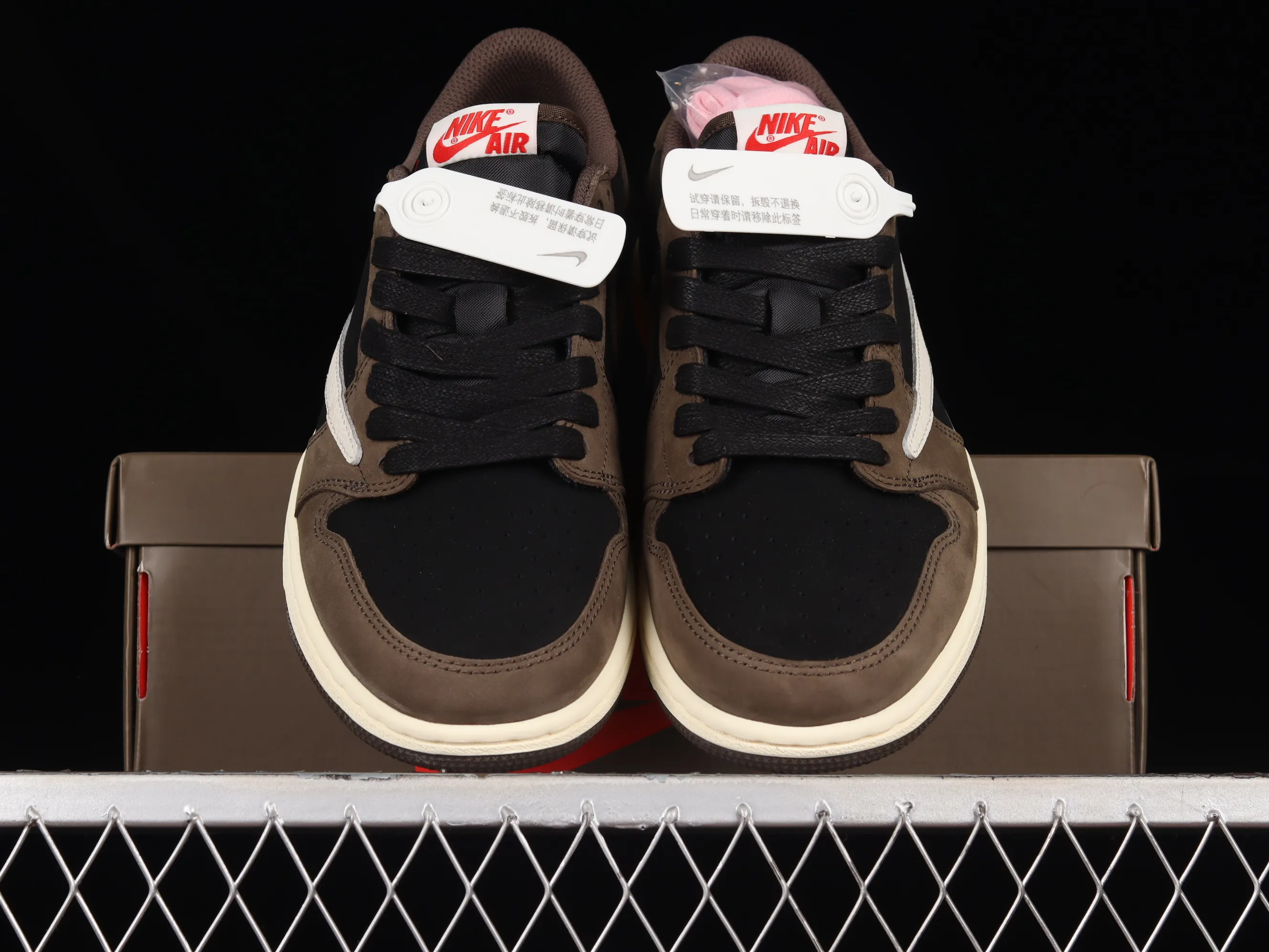 All categories Air Jordan Jordan series basketball shoes Air Jordan 1 Low LW version Travis Scott x Jordan 1 low AJ 1 OG barb reverse hook grimace low top CQ4277-001